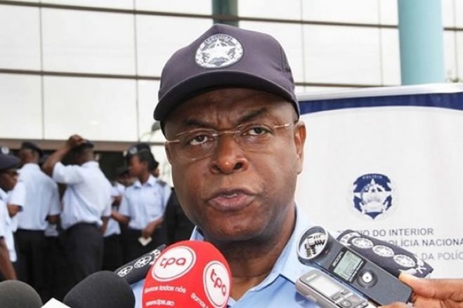 Comandante da polícia admite “burlas, falsificações e extorsões” de agentes na corporação