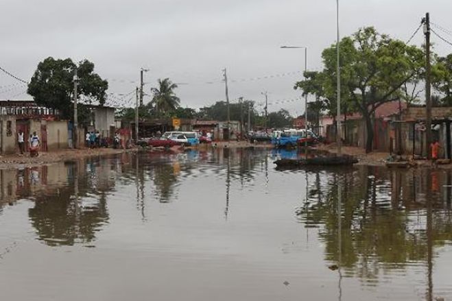 Semana de fortes chuvas em Luanda com rasto de pelo menos 10 mortos