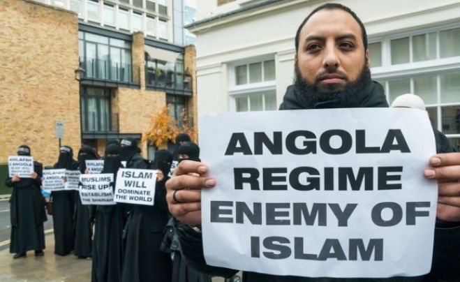 Muçulmanos angolanos dizem-se discriminados por serem acusados de terroristas