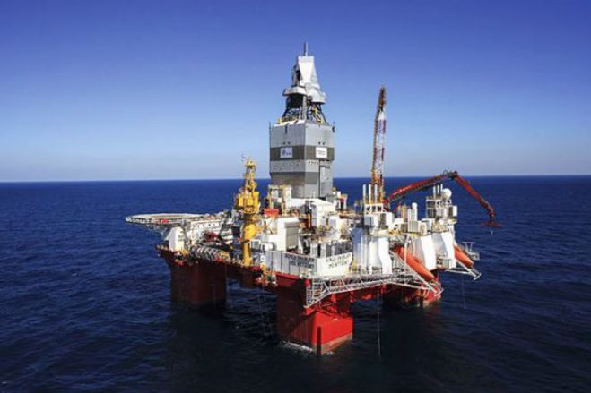 Angola vendeu 210,1 bilhões de dólares em petróleo desde 2013