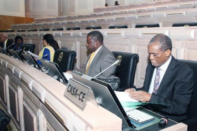 CASA-CE quer saber se Orçamento para 2019 ajuda angolanos a recuperar poder de compra