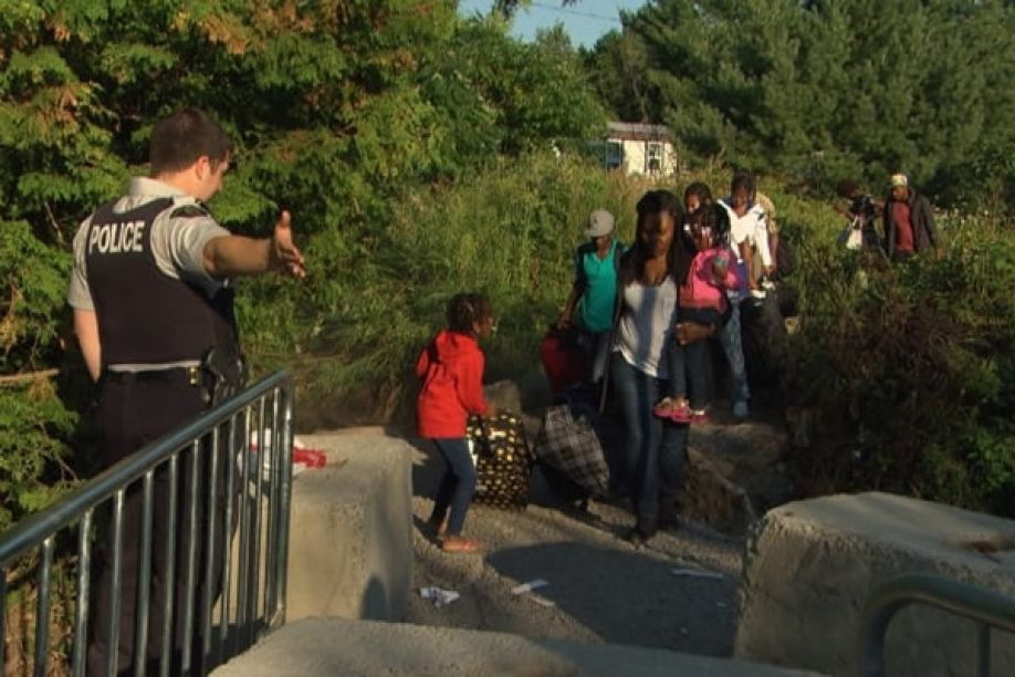 Imigrantes angolanos detidos na fronteira sul dos Estados Unidos