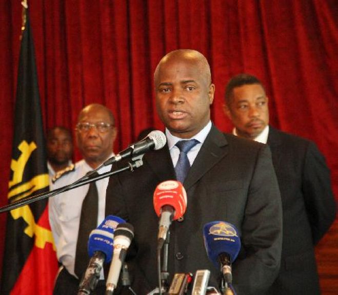 Ministro do Interior Defende a Corrupção