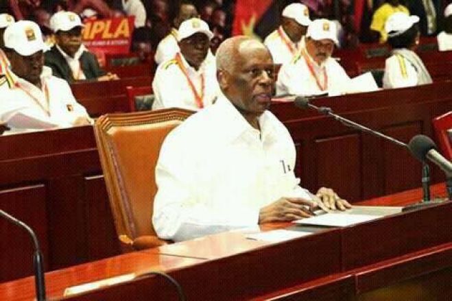 Cinco novos membros reforçam bureau político do MPLA, partido no poder em Angola