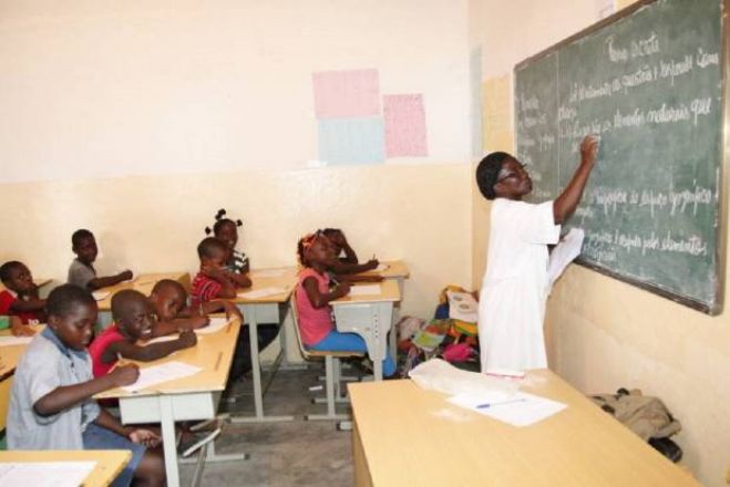 Governo angolano quer construir quase 13.000 salas do ensino primário até 2022