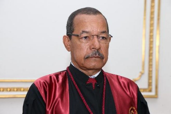 Presidente do Tribunal Supremo angolano critica afastamento de juízes em São Tomé