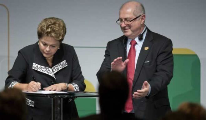 Presidente afastada Dilma Rousseff com ex-ministro Paulo Bernardo