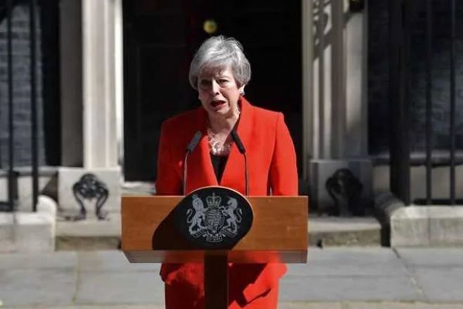 PM britânica anuncia demissão devido ao fracasso no &#039;Brexit&#039;