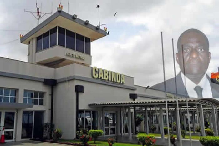 “Aeroporto de cabinda General Evaristo Domingos (Kimba)” sim e não Maria Mambo Café.