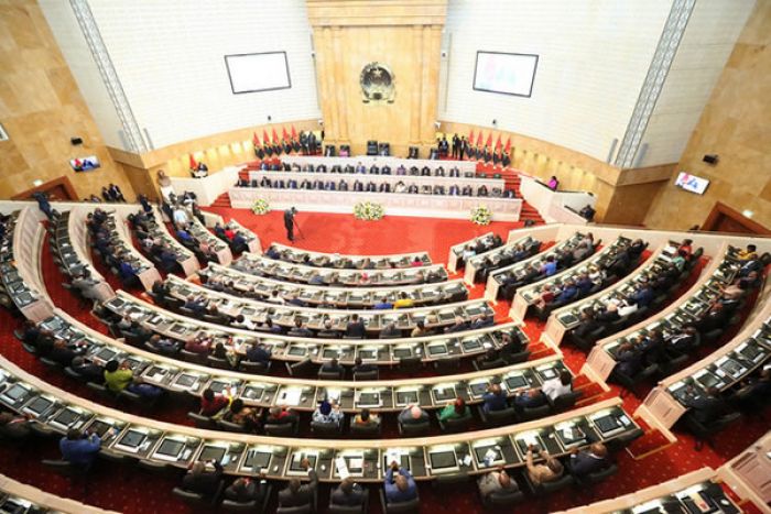 Deputados exigem pagamento de 938 milhões Kz de subsídios