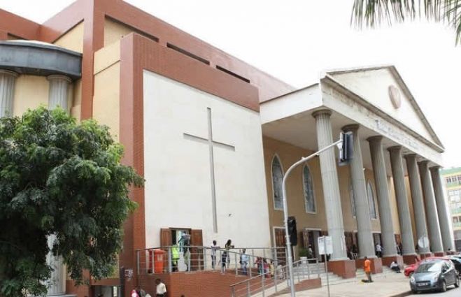 Ex-bispo acusa Igreja Universal de desviar de Angola cinco milhões de dólares anuais