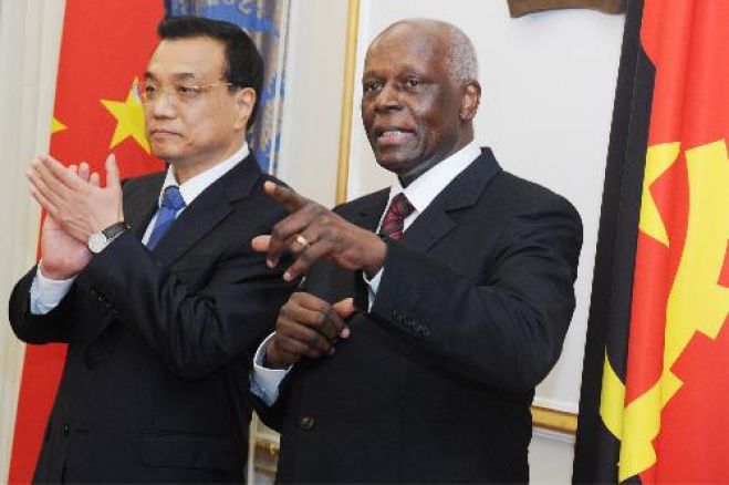 Angola e China &quot;podem ir mais longe&quot; na cooperação, diz José Eduardo dos Santos