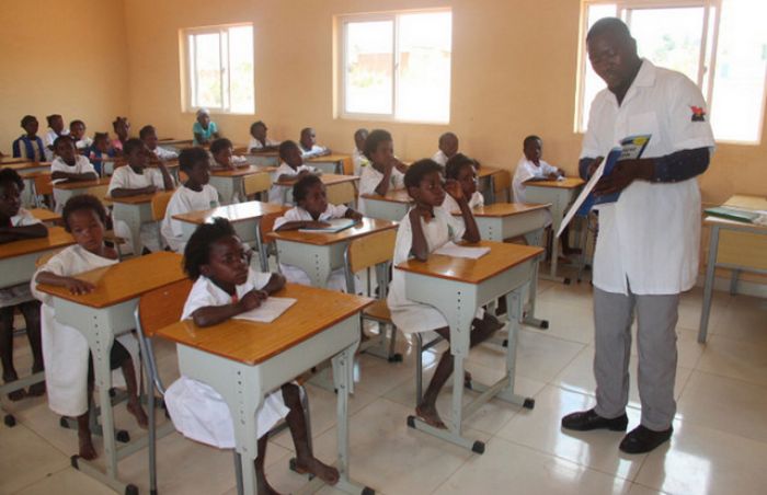 Luanda recebe mais de 10% dos professores que Angola vai recrutar extraordinariamente