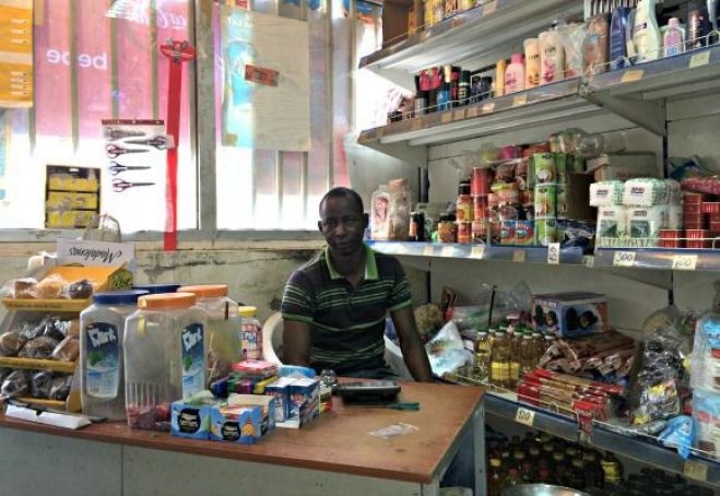 Malianos não abrem cantinas em Luanda e dizem estar &quot;com muito medo&quot;
