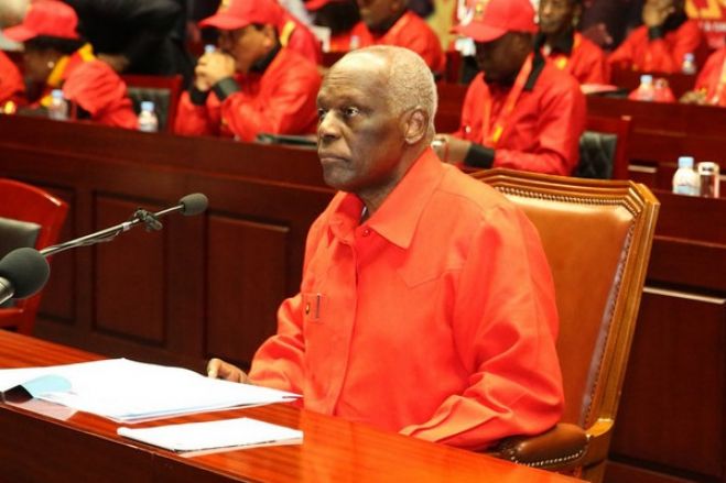 Homenagens do MPLA a José Eduardo dos Santos vão prolongar-se até abril de 2019
