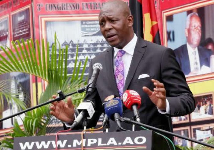 Comité Central do MPLA rejeita proposta de José Eduardo dos Santos