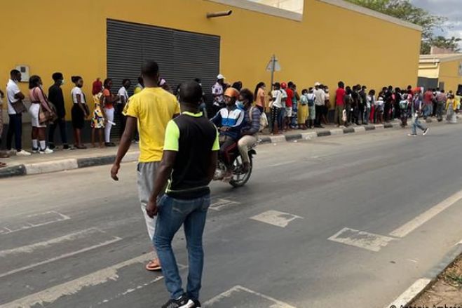 Filas intermináveis e queixas marcam penúltimo dia do registo eleitoral em Luanda