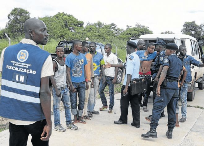 Mais de 500 estrangeiros expulsos de Angola na última semana - SME