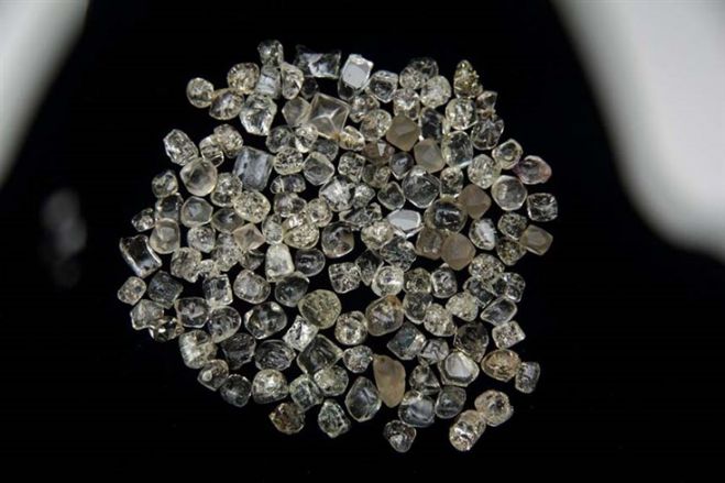 Angola acaba com regime de clientes preferenciais na venda de diamantes