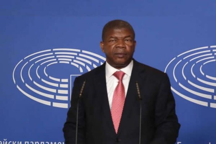 Presidente de Angola diz em Estrasburgo que questão das migrações &quot;envergonha&quot; África