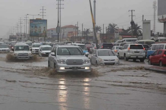 Chuvas fortes em Luanda cortam férias a chefias do governo provincial até maio