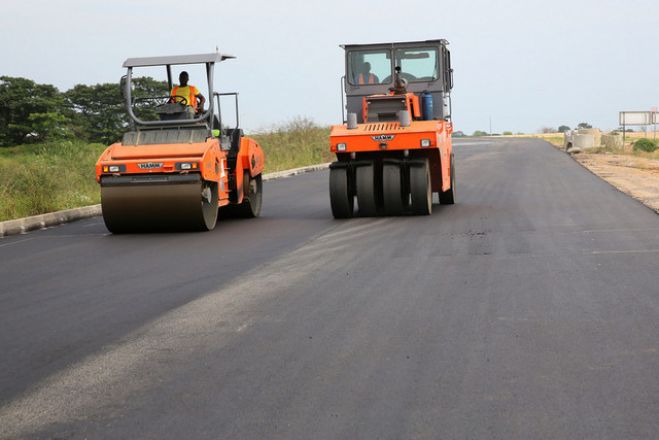 Angola vai reabilitar oito mil quilómetros de estradas secundárias em cinco anos