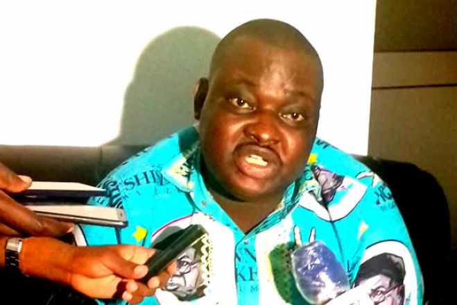 Homem que exibiu vídeos com malas de dinheiro na África do Sul proibido de sair de Angola pelo SINSE