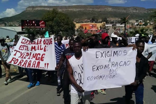 Manifestantes exigem a destituição do governador provincial da Huíla