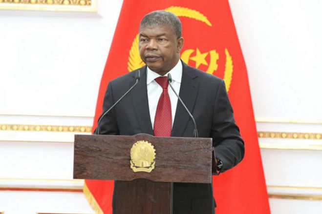 Presidente angolano preocupado com sobredimensionamento da mão-de-obra da TAAG
