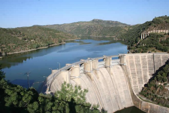 Angola pede financiamento a Espanha para reabilitar barragem com 60 anos