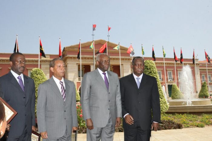 O que é feito dos homens do ex-presidente de Angola?