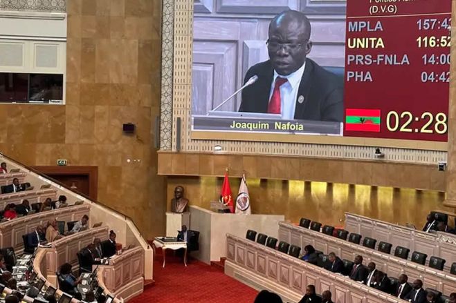 Oposição acusa MPLA de violar o regimento interno do Parlamento ao impor a discussão na especialidade da divisão da província de Luanda