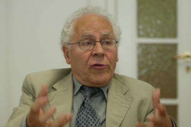 'Pai' da Lusofonia acredita que nova Angola com democracia se tornará uma certeza