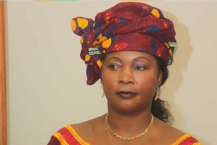 Embaixadora moçambicana em Angola acusada de receber 1,6 milhões dólares de subornos