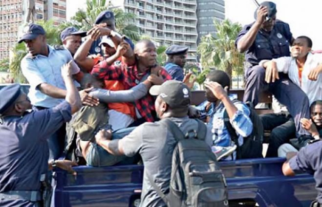 Marcha pelos direitos humanos resulta em violentas agressões