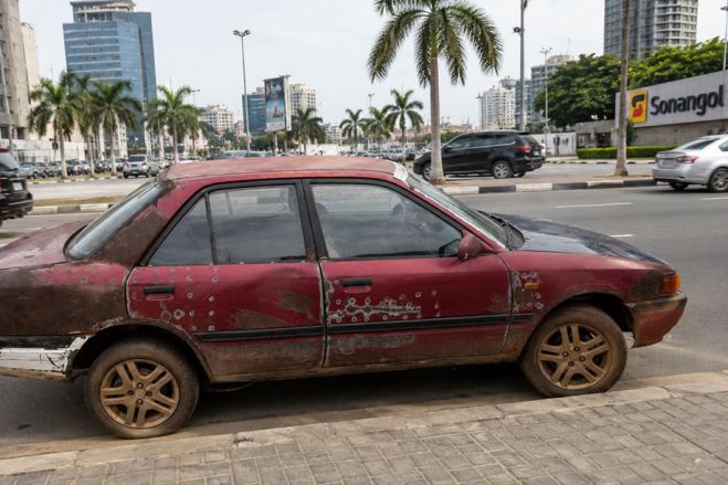 Ministro apela ao fim do consumo de "carros sucata" para incentivar indústria automóvel local