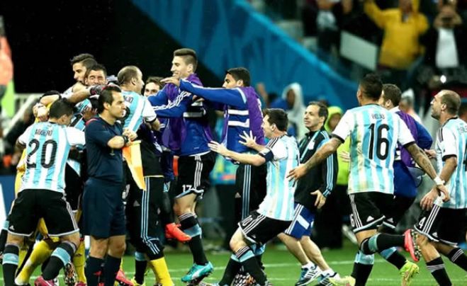 A Argentina está na final do Mundial 2014 depois de vencer nos penaltis a Holanda