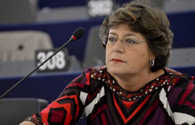 Luaty Beirão: Ana Gomes fala de "submissão total" a Angola