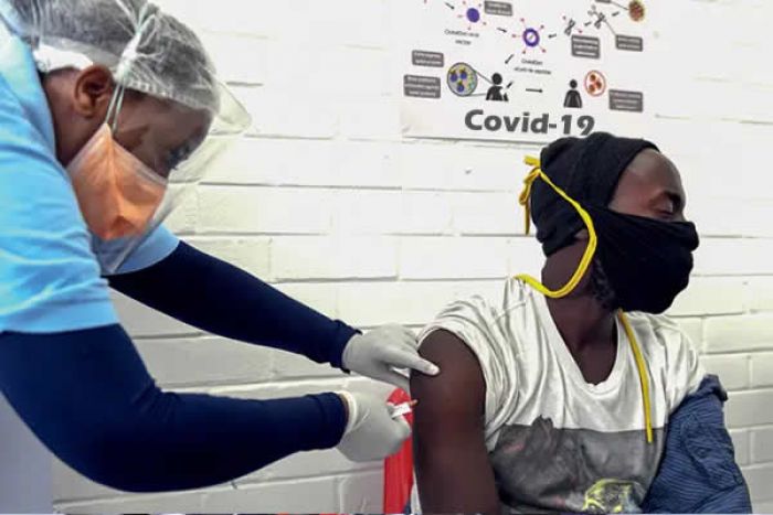 Angola prepara plano de vacinação contra a covid-19 com apoio da OMS