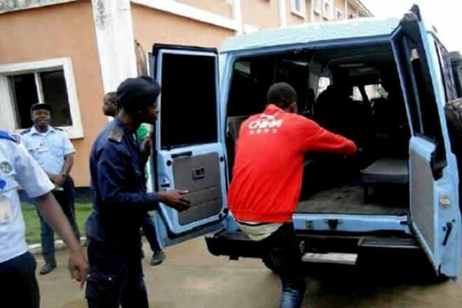 Polícia Nacional detém soba e falso agente do SIC por exploração ilegal de minerais