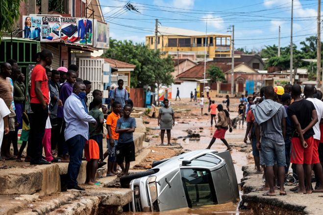 Três mortos e milhares de habitações inundadas após fortes chuvas em Luanda