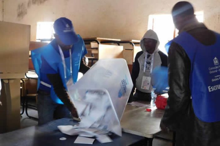 UNITA e CASA-CE apelam aos eleitores para não abandonarem as mesas de assembleia até que se faça a contagem de votos