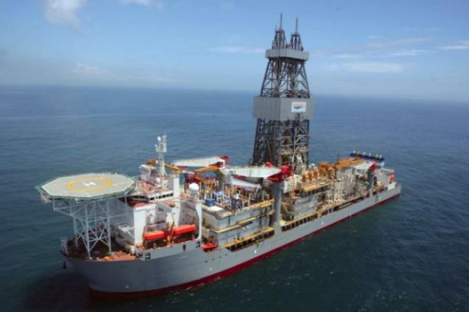 Produção petrolífera diária de Angola cai 43.000 barris para 1,356 milhões - OPEP