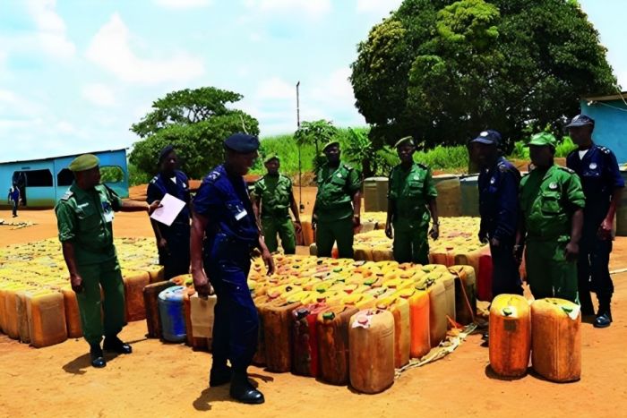Parlamento aprova lei que reforça criminalização do contrabando de combustível em Angola