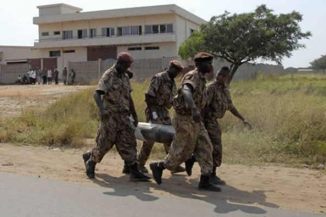 Vídeo de militares moçambicanos a queimarem cadáveres é "horrível" - Amnistia Internacional