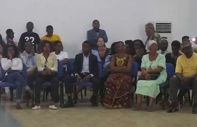 Familiares de activistas detidos pedem reacção ao Presidente angolano