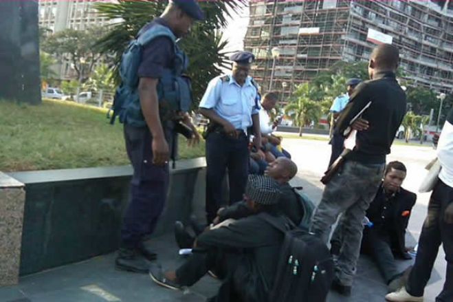 Correspondente da Reuters em Luanda agredido pela polícia durante manifestação