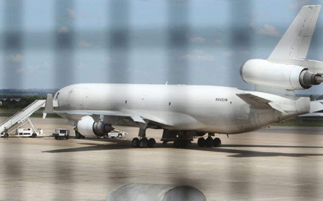 Avião com cadáver e milhares de euros intercetado no Zimbabué
