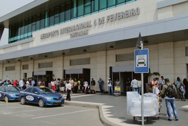 Aeroporto internacional 4 de Fevereiro em Luanda certificado para voos internacionais