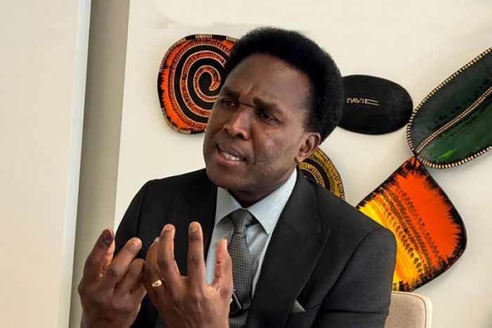 Mondlane anuncia disponibilidade e exigências para "pacificação nacional"